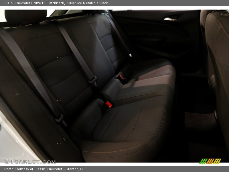 Silver Ice Metallic / Black 2019 Chevrolet Cruze LS Hatchback