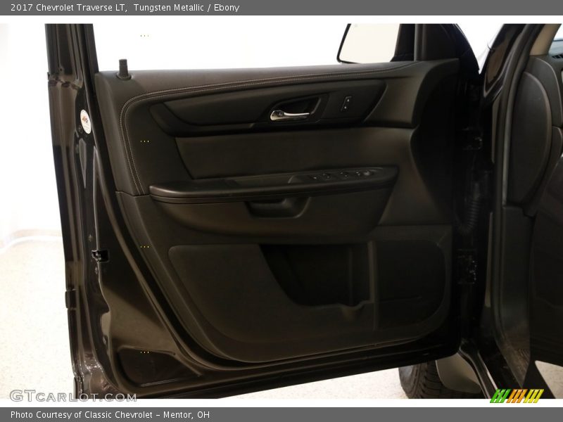 Tungsten Metallic / Ebony 2017 Chevrolet Traverse LT