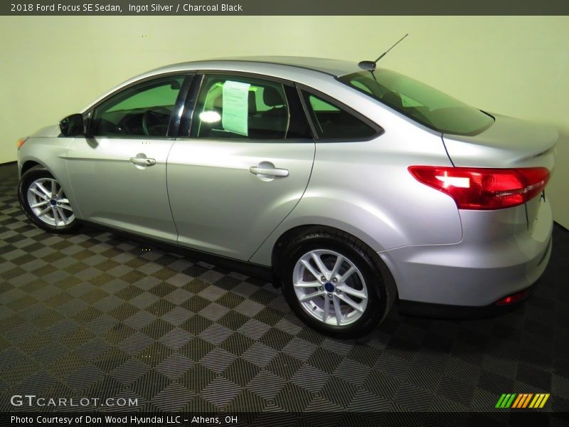 Ingot Silver / Charcoal Black 2018 Ford Focus SE Sedan