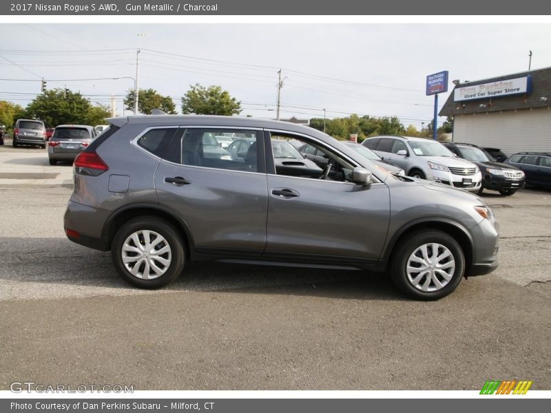 Gun Metallic / Charcoal 2017 Nissan Rogue S AWD