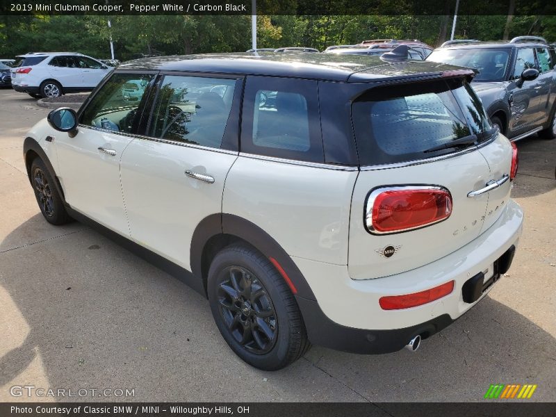 Pepper White / Carbon Black 2019 Mini Clubman Cooper