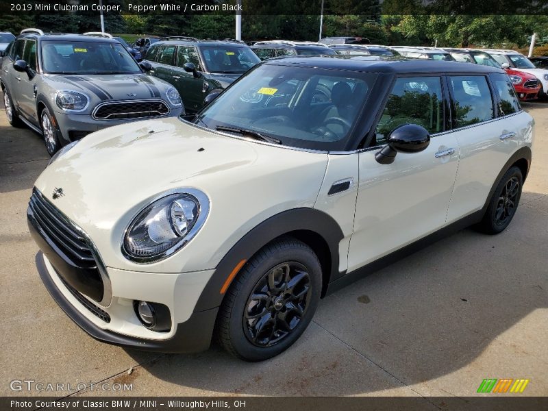 Pepper White / Carbon Black 2019 Mini Clubman Cooper