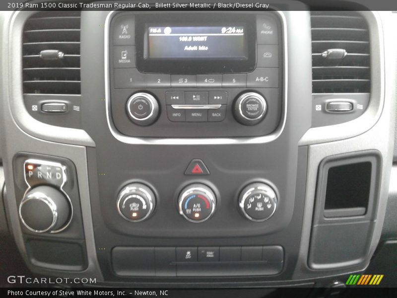 Controls of 2019 1500 Classic Tradesman Regular Cab