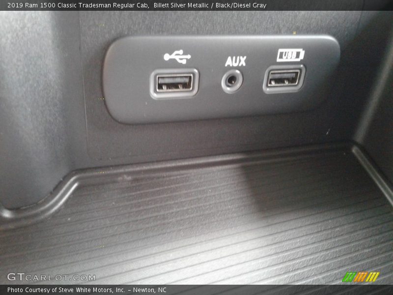 Billett Silver Metallic / Black/Diesel Gray 2019 Ram 1500 Classic Tradesman Regular Cab