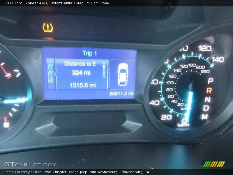 Oxford White / Medium Light Stone 2014 Ford Explorer 4WD
