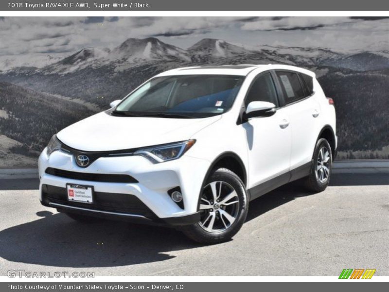 Super White / Black 2018 Toyota RAV4 XLE AWD