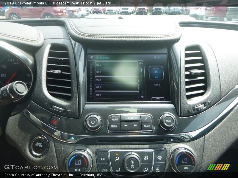Iridescent Pearl Tricoat / Jet Black 2019 Chevrolet Impala LT
