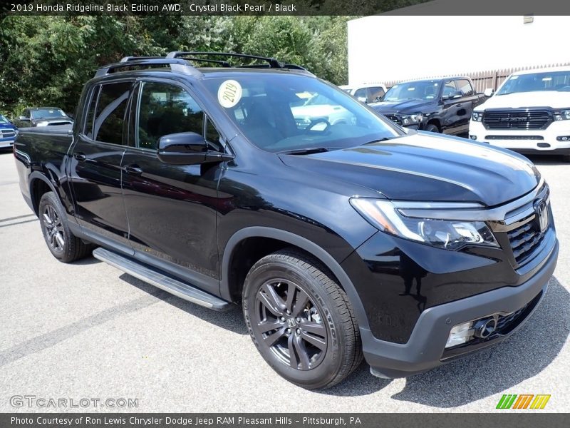 Front 3/4 View of 2019 Ridgeline Black Edition AWD