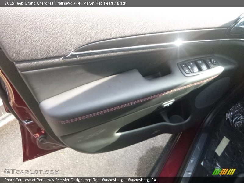 Velvet Red Pearl / Black 2019 Jeep Grand Cherokee Trailhawk 4x4