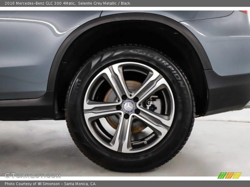 Selenite Grey Metallic / Black 2016 Mercedes-Benz GLC 300 4Matic