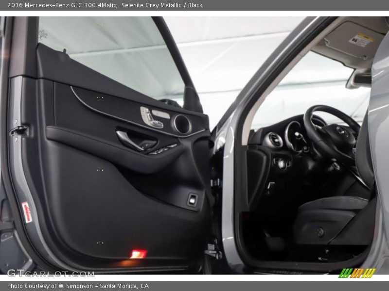 Selenite Grey Metallic / Black 2016 Mercedes-Benz GLC 300 4Matic