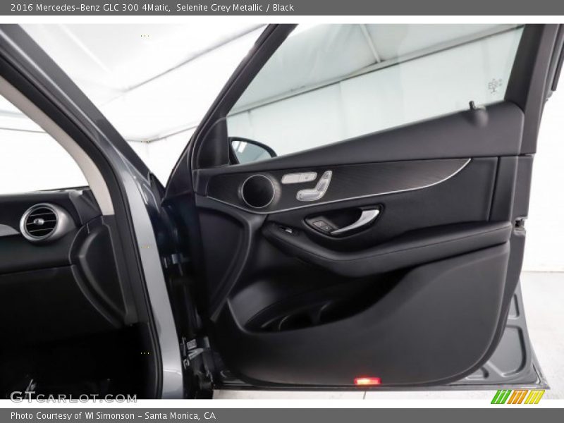 Selenite Grey Metallic / Black 2016 Mercedes-Benz GLC 300 4Matic