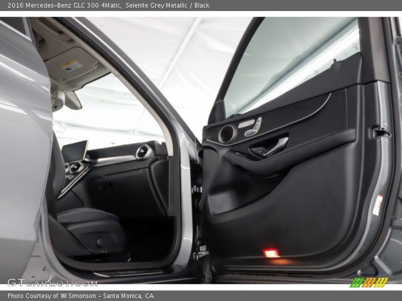 Selenite Grey Metallic / Black 2016 Mercedes-Benz GLC 300 4Matic