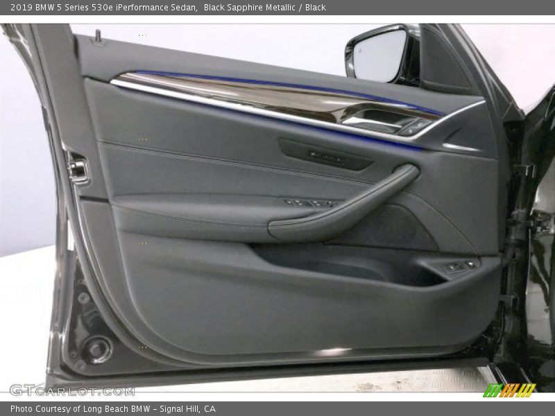 Black Sapphire Metallic / Black 2019 BMW 5 Series 530e iPerformance Sedan