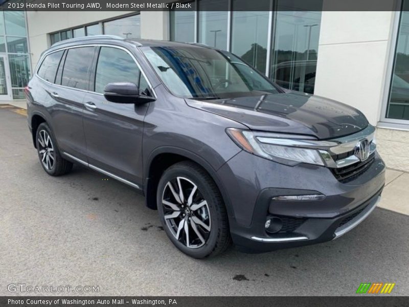 Front 3/4 View of 2019 Pilot Touring AWD
