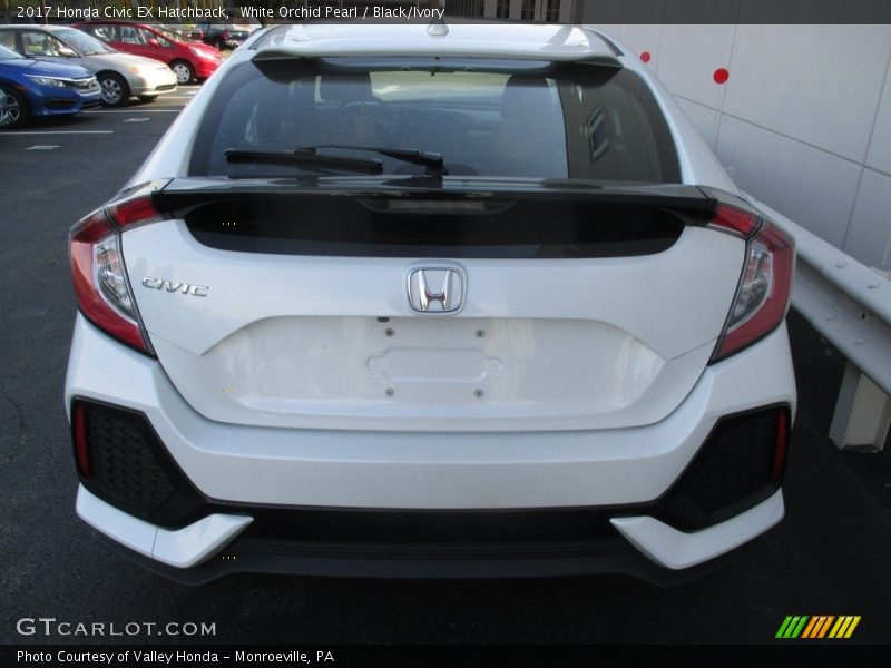 White Orchid Pearl / Black/Ivory 2017 Honda Civic EX Hatchback