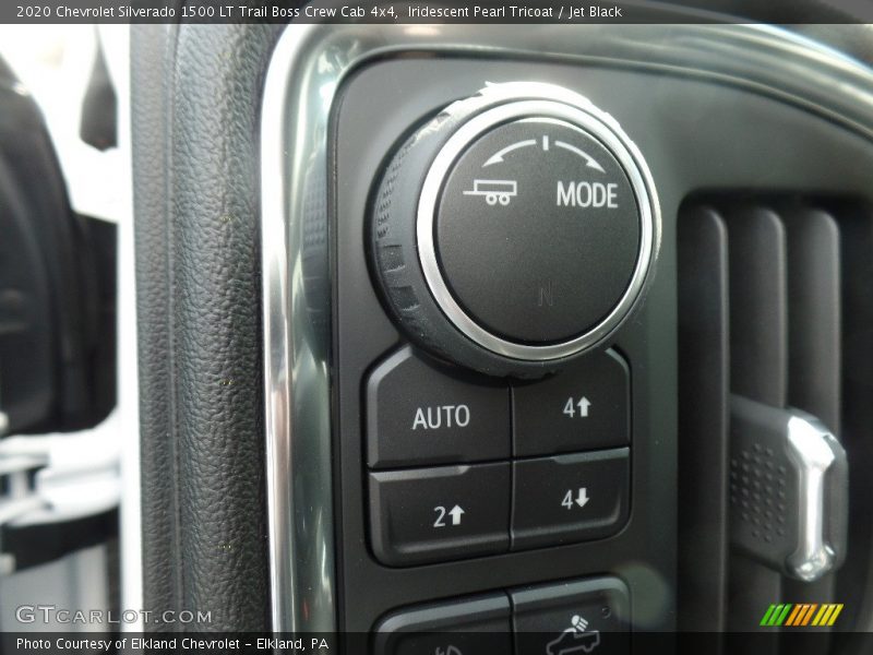Iridescent Pearl Tricoat / Jet Black 2020 Chevrolet Silverado 1500 LT Trail Boss Crew Cab 4x4