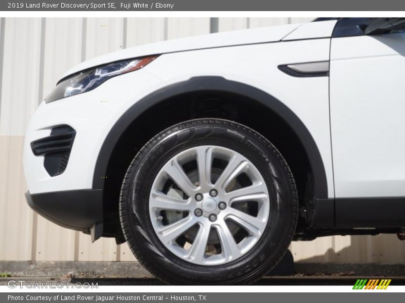 Fuji White / Ebony 2019 Land Rover Discovery Sport SE