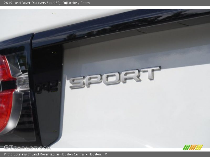 Fuji White / Ebony 2019 Land Rover Discovery Sport SE