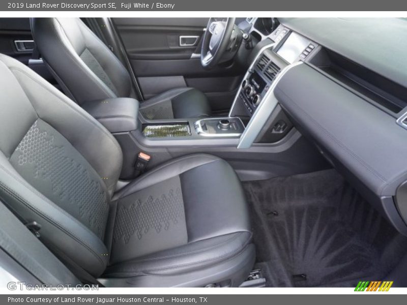 Fuji White / Ebony 2019 Land Rover Discovery Sport SE