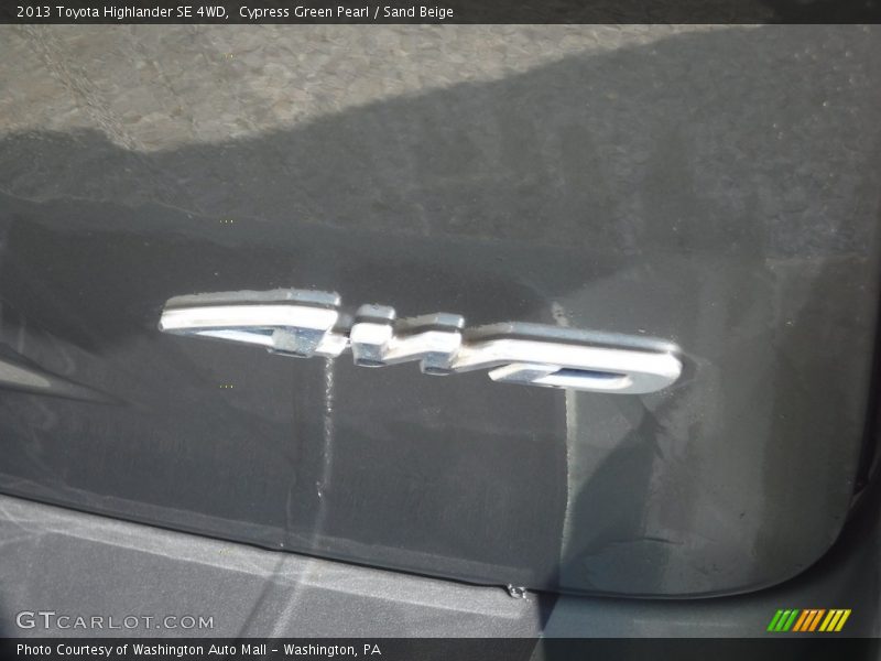 Cypress Green Pearl / Sand Beige 2013 Toyota Highlander SE 4WD