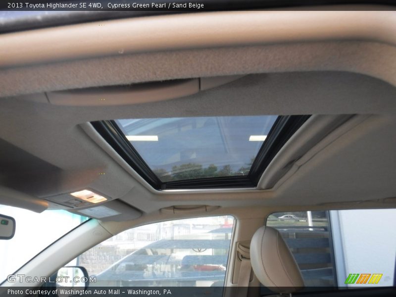 Cypress Green Pearl / Sand Beige 2013 Toyota Highlander SE 4WD