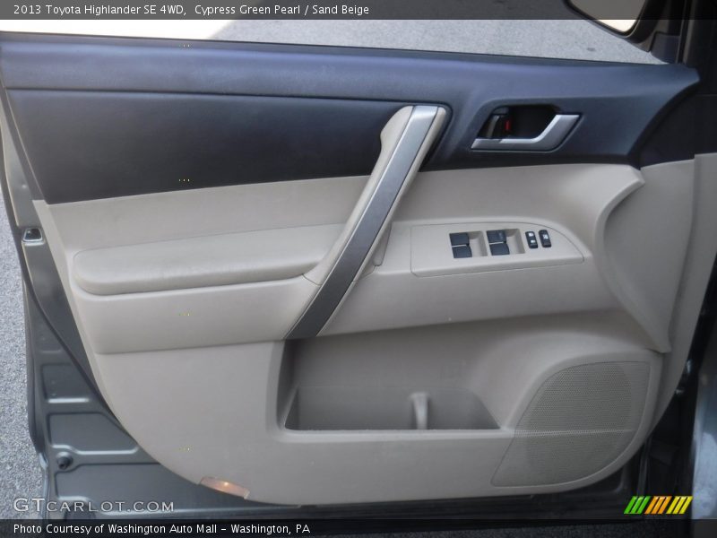 Cypress Green Pearl / Sand Beige 2013 Toyota Highlander SE 4WD