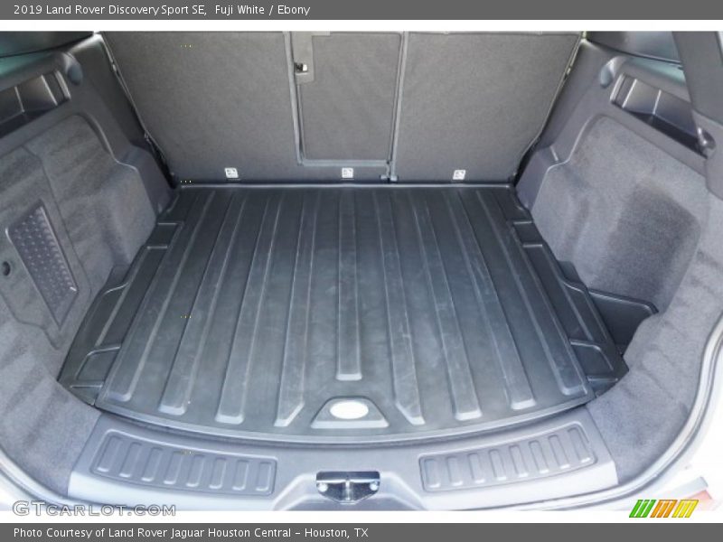 Fuji White / Ebony 2019 Land Rover Discovery Sport SE