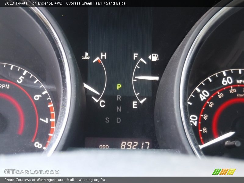 Cypress Green Pearl / Sand Beige 2013 Toyota Highlander SE 4WD