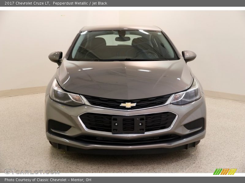 Pepperdust Metallic / Jet Black 2017 Chevrolet Cruze LT