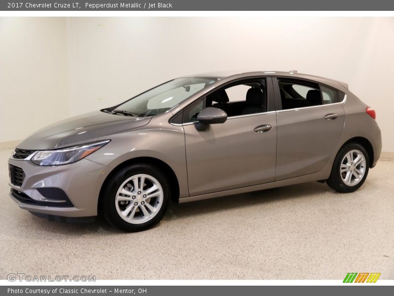 Pepperdust Metallic / Jet Black 2017 Chevrolet Cruze LT