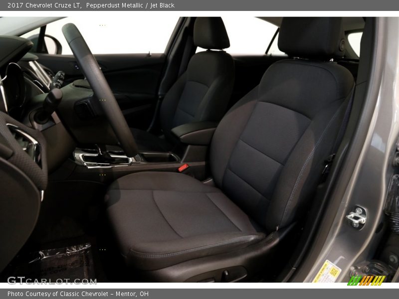 Pepperdust Metallic / Jet Black 2017 Chevrolet Cruze LT