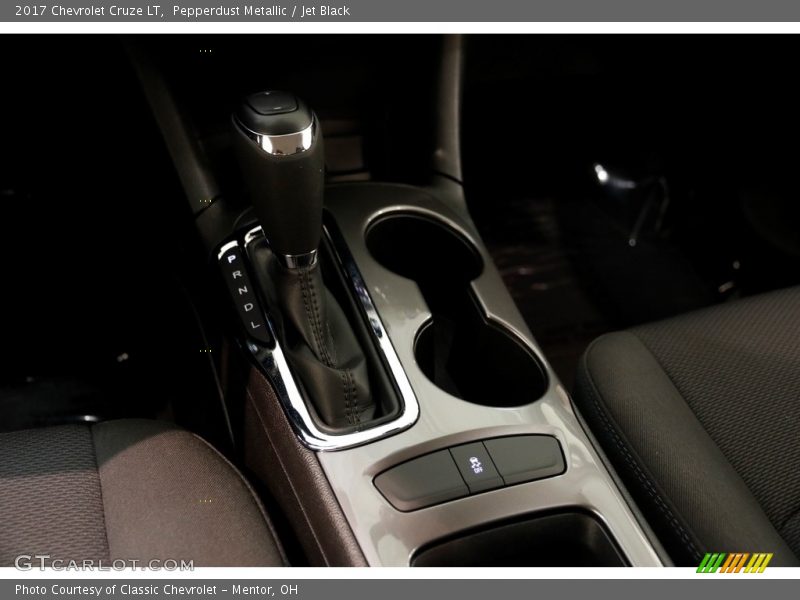 Pepperdust Metallic / Jet Black 2017 Chevrolet Cruze LT