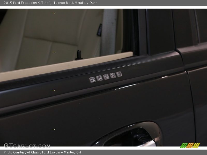 Tuxedo Black Metallic / Dune 2015 Ford Expedition XLT 4x4