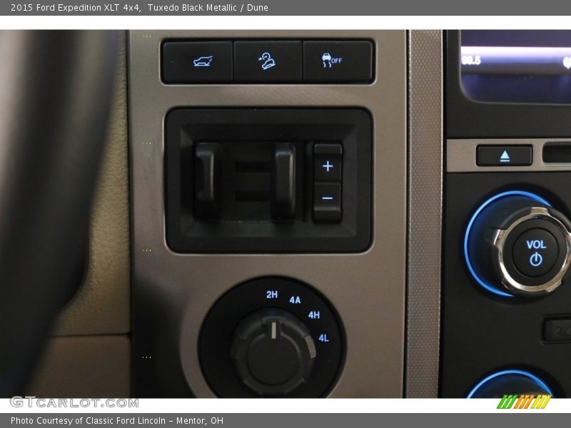 Tuxedo Black Metallic / Dune 2015 Ford Expedition XLT 4x4