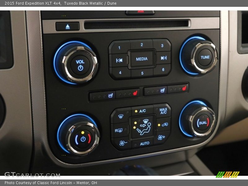 Tuxedo Black Metallic / Dune 2015 Ford Expedition XLT 4x4
