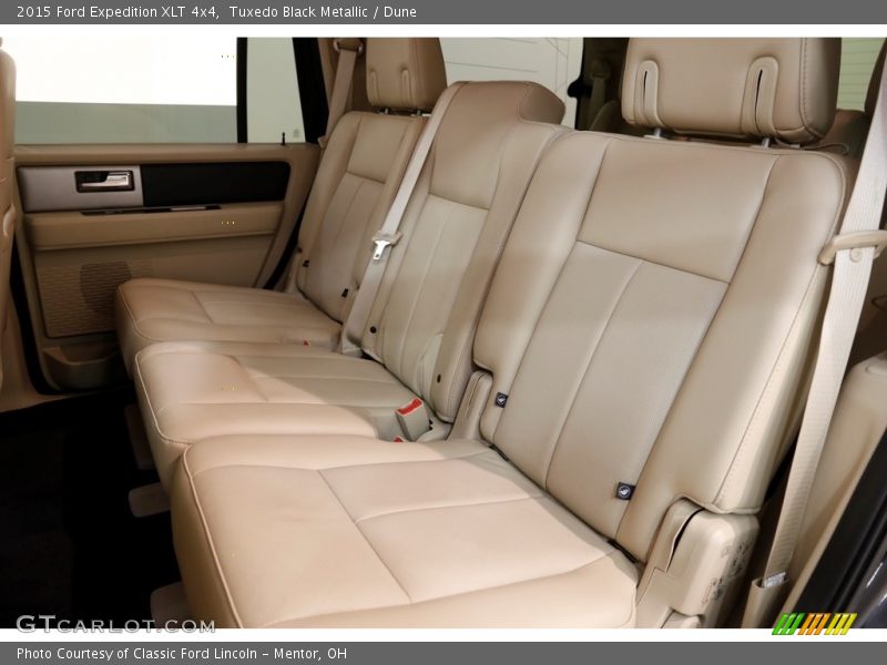 Tuxedo Black Metallic / Dune 2015 Ford Expedition XLT 4x4