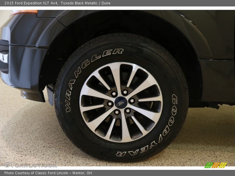 Tuxedo Black Metallic / Dune 2015 Ford Expedition XLT 4x4