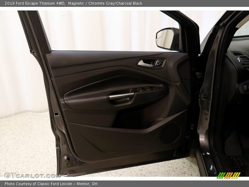 Magnetic / Chromite Gray/Charcoal Black 2019 Ford Escape Titanium 4WD
