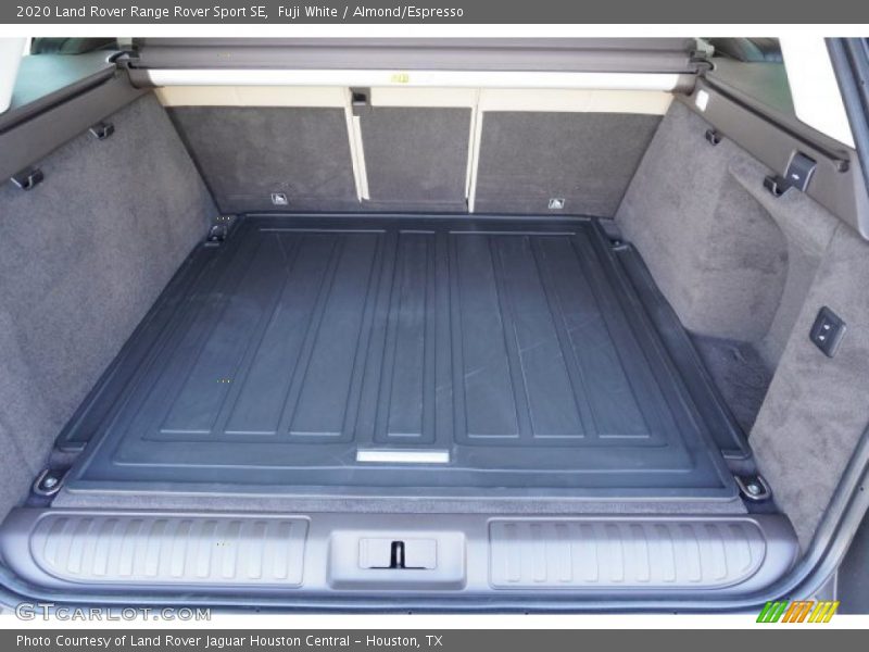 Fuji White / Almond/Espresso 2020 Land Rover Range Rover Sport SE