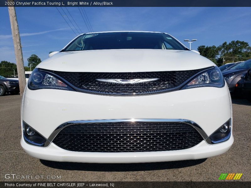Bright White / Alloy/Black 2020 Chrysler Pacifica Touring L