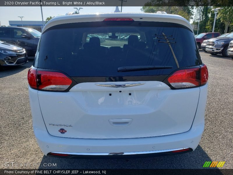 Bright White / Alloy/Black 2020 Chrysler Pacifica Touring L