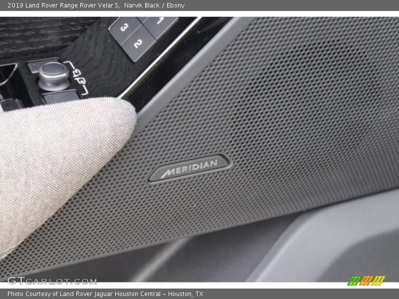Narvik Black / Ebony 2019 Land Rover Range Rover Velar S