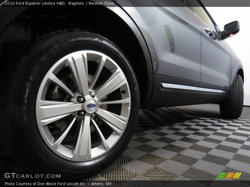 Magnetic / Medium Stone 2019 Ford Explorer Limited 4WD