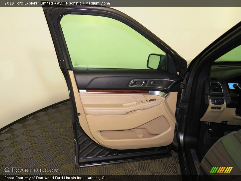 Magnetic / Medium Stone 2019 Ford Explorer Limited 4WD
