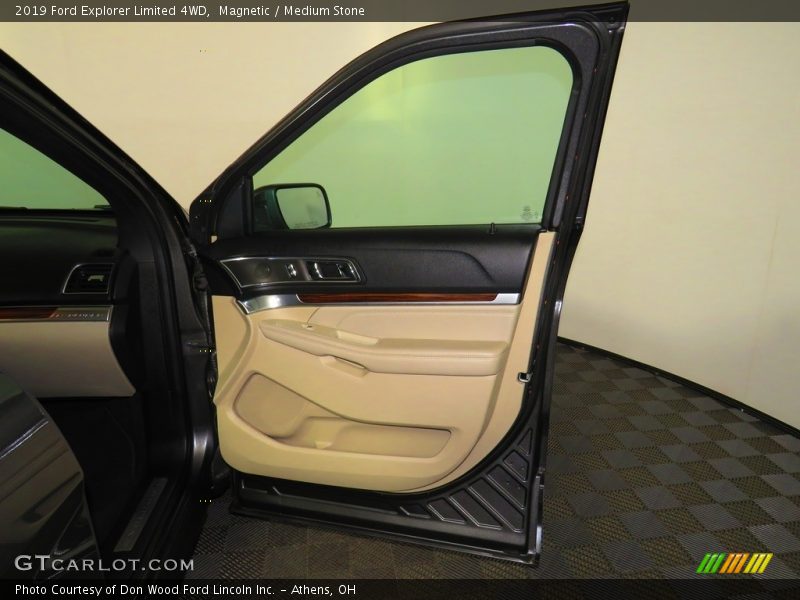 Magnetic / Medium Stone 2019 Ford Explorer Limited 4WD