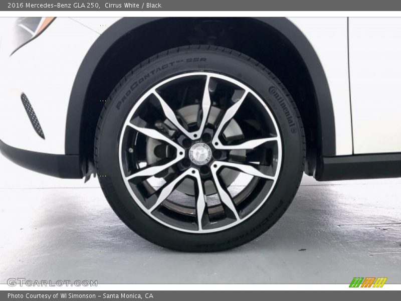 Cirrus White / Black 2016 Mercedes-Benz GLA 250