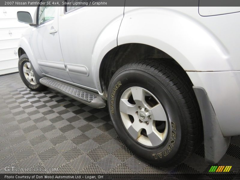 Silver Lightning / Graphite 2007 Nissan Pathfinder SE 4x4