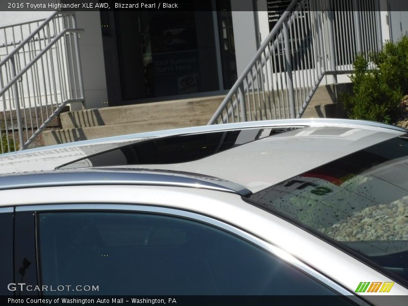 Blizzard Pearl / Black 2016 Toyota Highlander XLE AWD