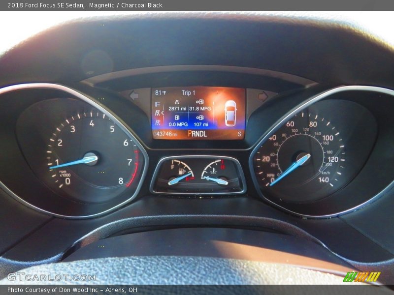 Magnetic / Charcoal Black 2018 Ford Focus SE Sedan